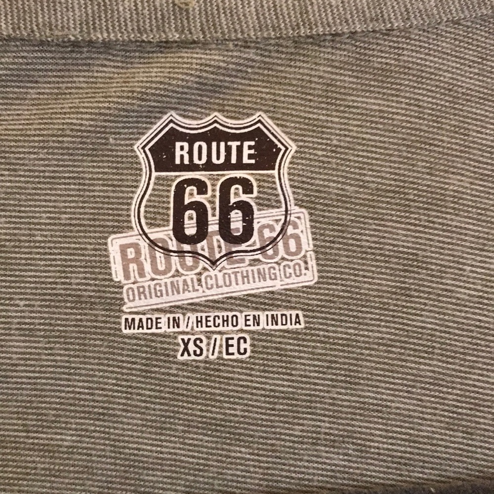 Beautiful work shirt - Picture 2 of 2